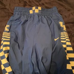 Men’s Nike Kentucky basketball shorts